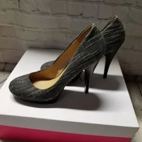 NINE WEST Smoochmeo gray and white plaid wedges pumps size 10 - Picture 2 of 9